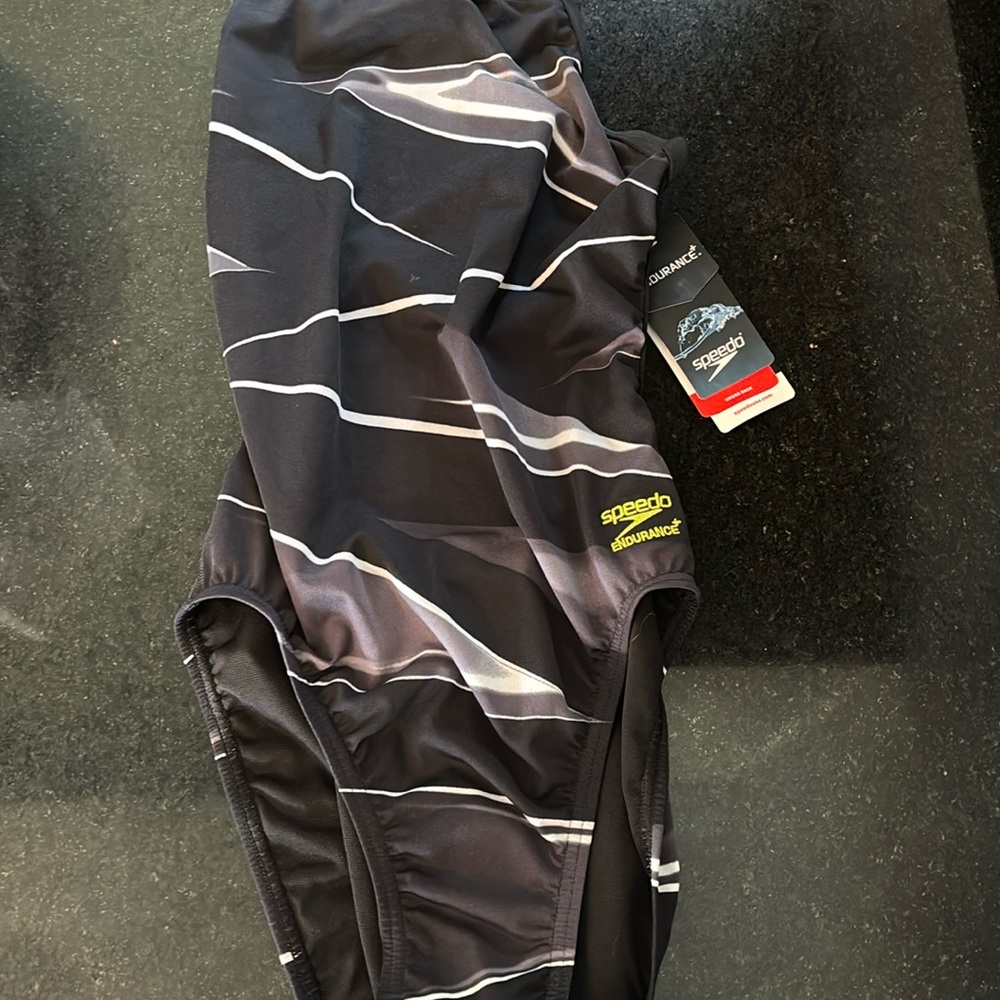 Speedo endurance plus women’s swimsuit, size 32